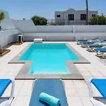 Mannat By Βίλα